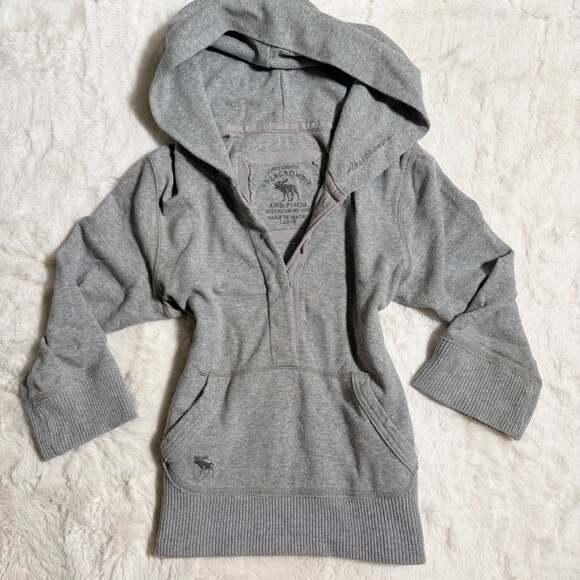Abercrombie & Fitch Tops - Vintage Abercrombie & Fitch Gray V-Neck 3/4 Sleeve Hoodie Tunic